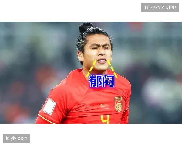 故意肘击为何有时只吃黄牌？规则如何界定“故意”与“暴力行为”