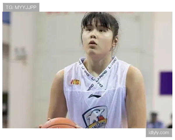 李月汝训练完顺手拎走个爱马仕？